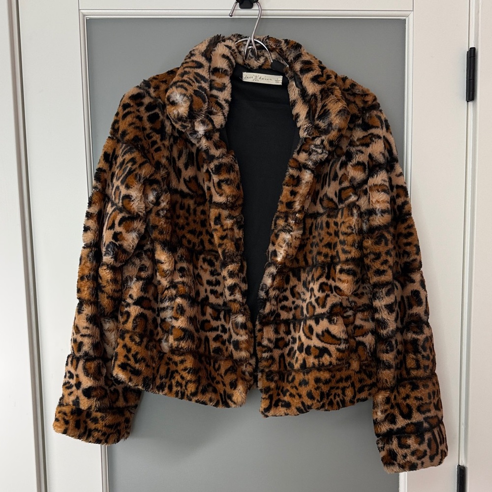 Women's Leopard Print Teddy Jacket - Faux Fur Cropped Coat